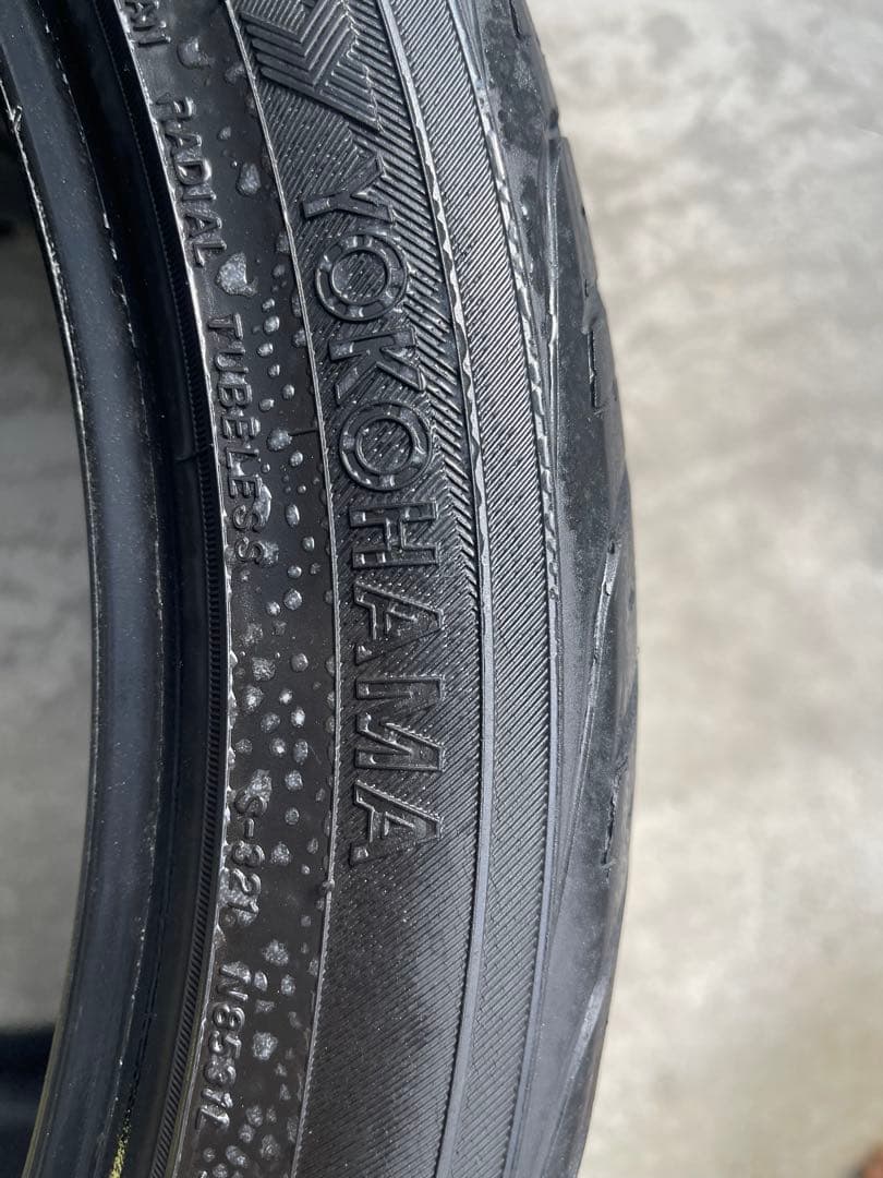ヨコハマタイヤ4本 サイズ245／40/R20インチ タイヤ溝50〜60%あり