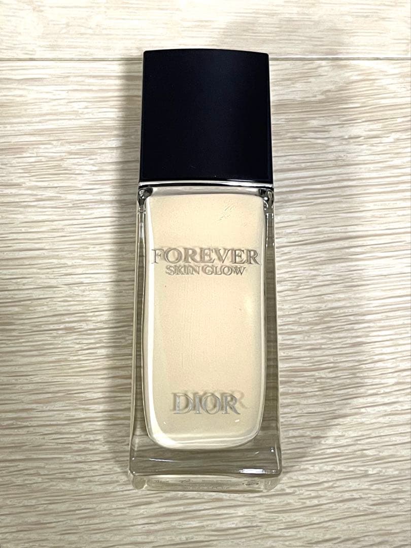 DIOR ディオールスキンフォーエバーフルイドグロウ　0N
