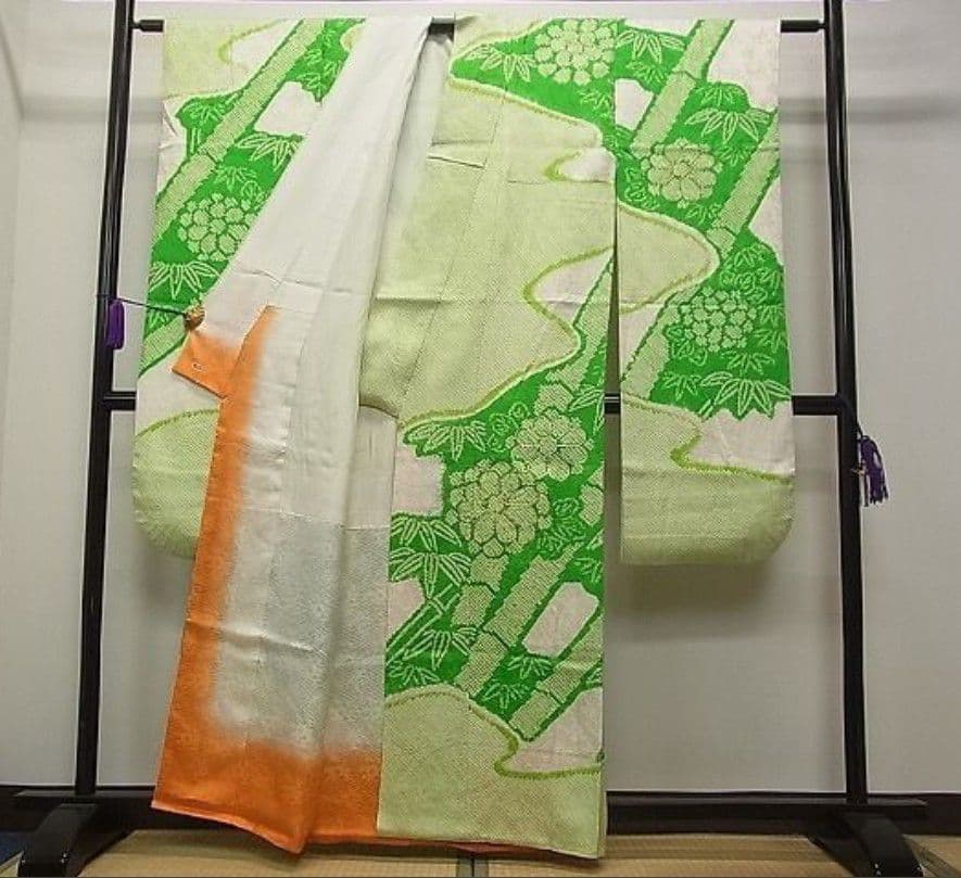 豪華振袖　駒刺繍　絞り　笹竹花文　三越扱い　逸品　成人式　パーティー お見合い