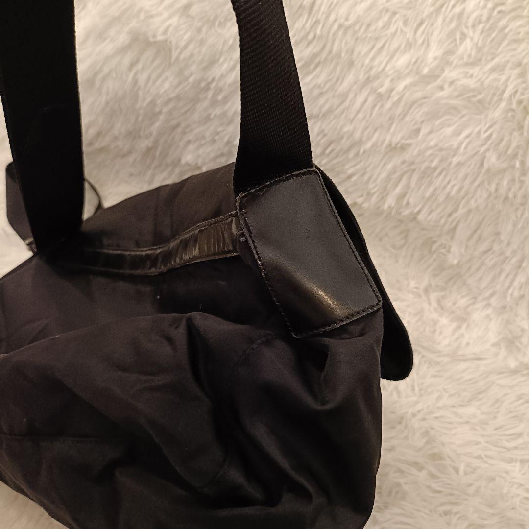 PRADA✨️ メッセンジャーバッグ　ブラック　プラダ　斜め掛け
