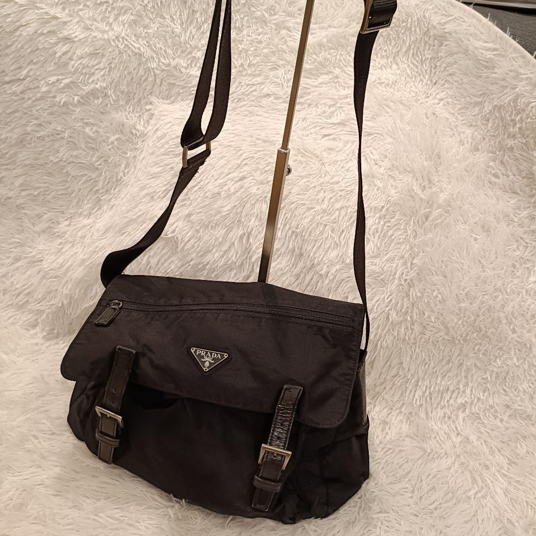 PRADA✨️ メッセンジャーバッグ　ブラック　プラダ　斜め掛け