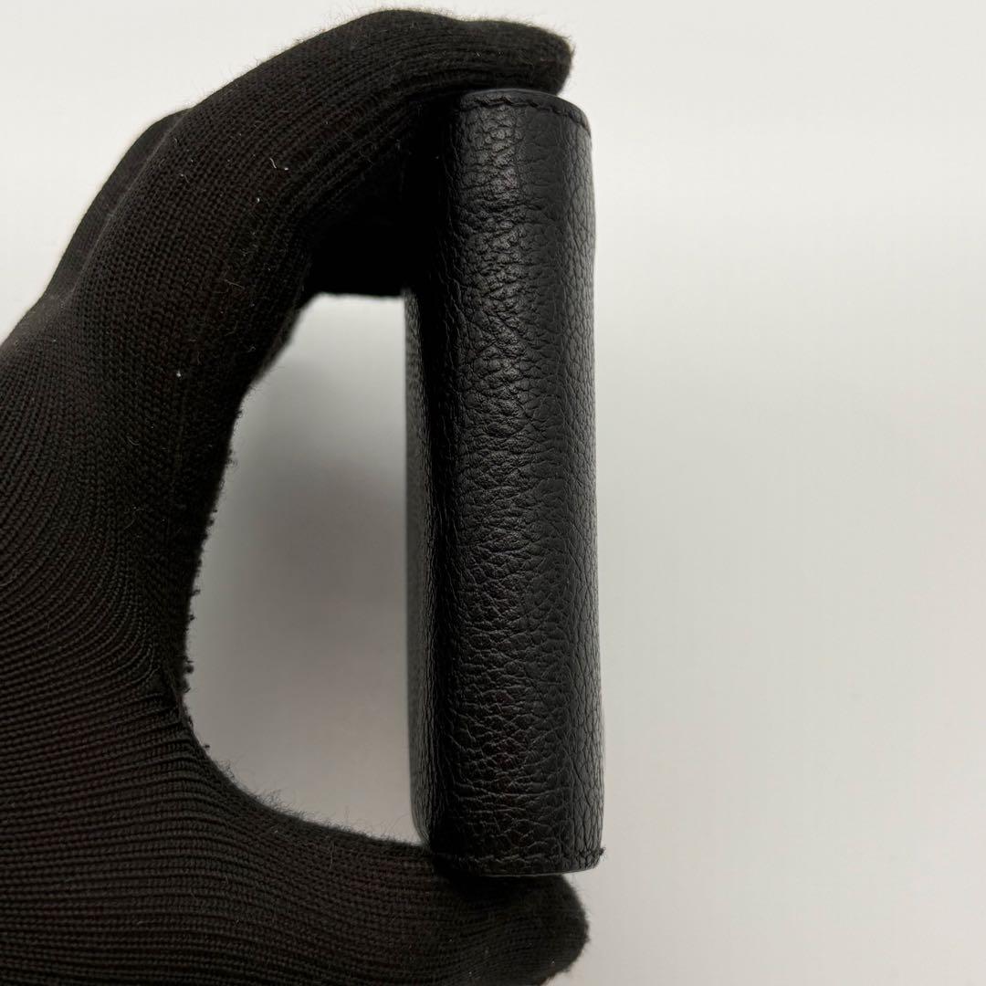 極美品 現行 イルビゾンテ　二つ折り財布　金ボタン　大容量　シボ革　ブラック