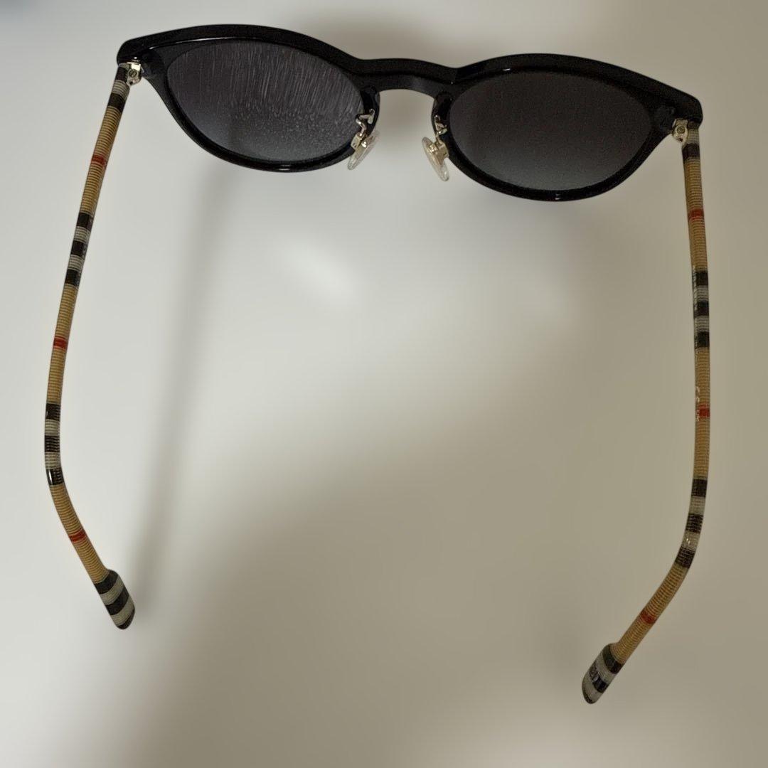 Burberry バーバリー　サングラス　レディース