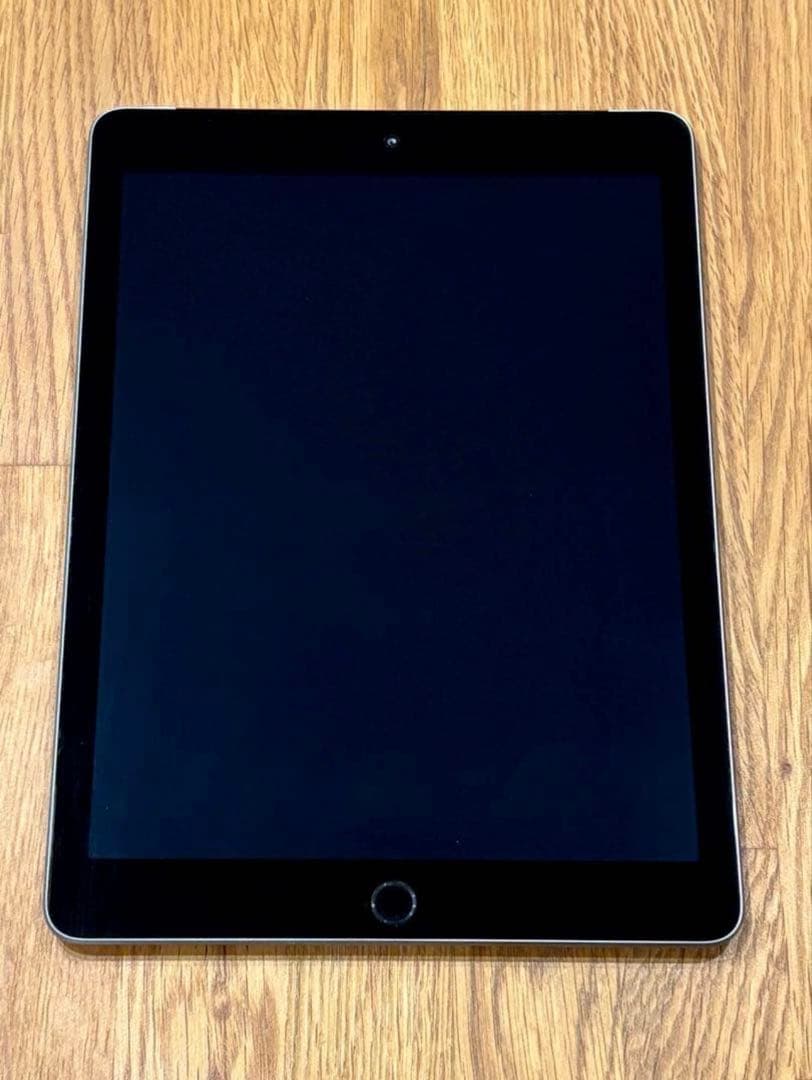 つ*け様 iPad 本体 第5世代 シルバー 32GB