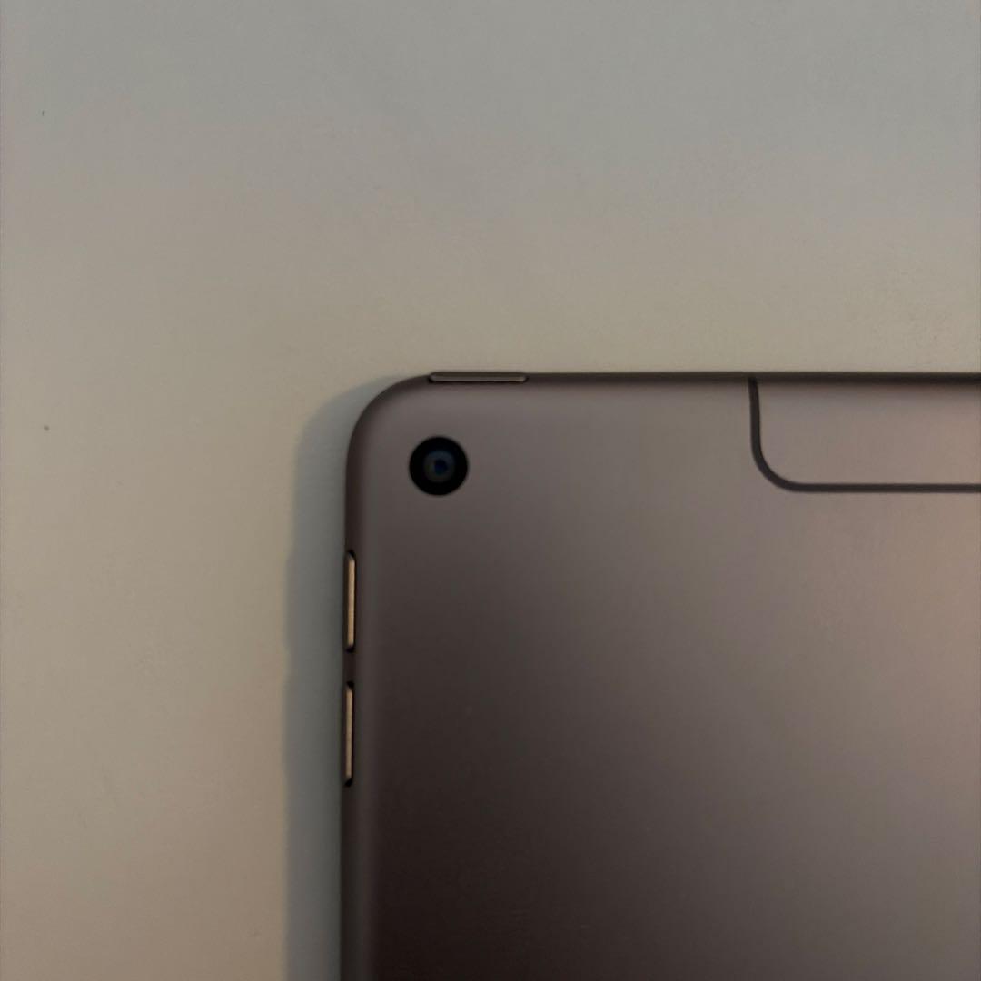 Apple iPad Air 第3世代 SIMフリー 本体 おまけ付き