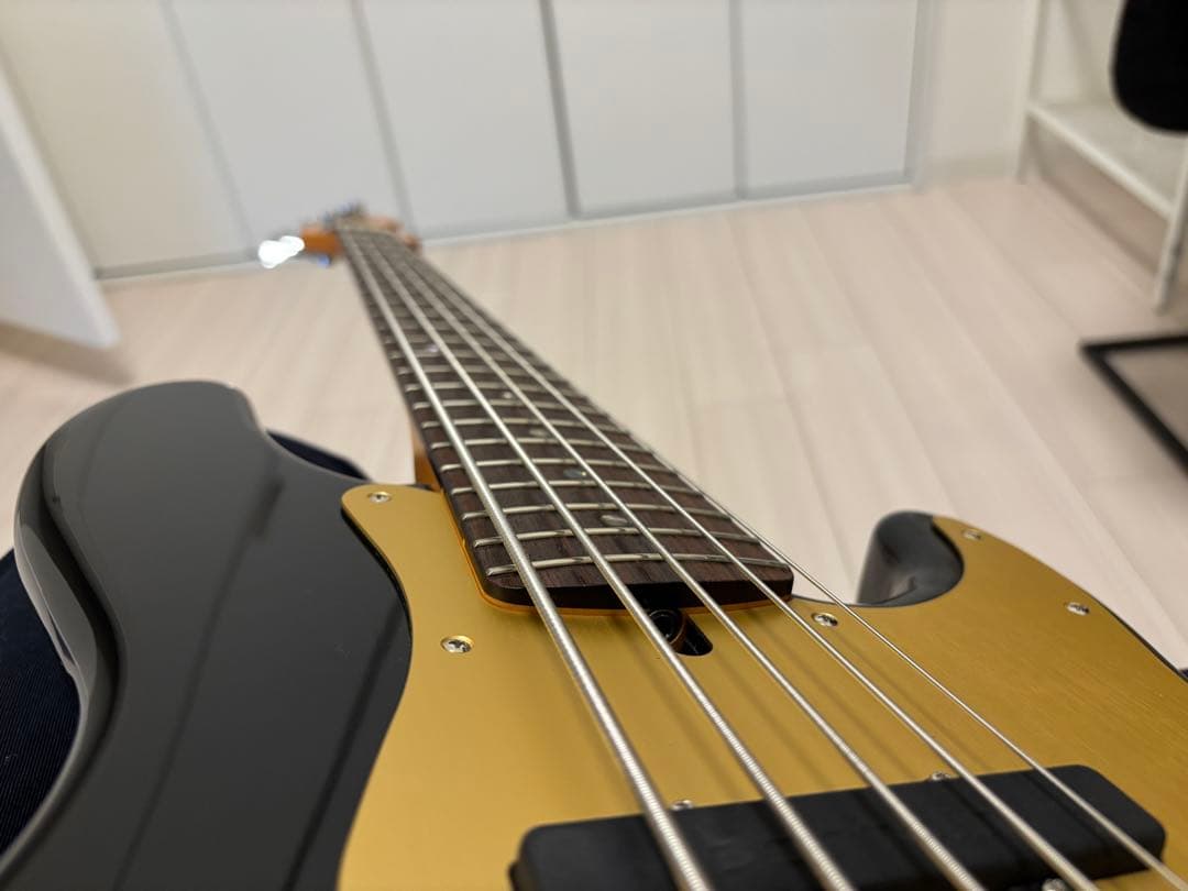 ベース Fender Deluxe Jazz Bass V Kazuki Arai