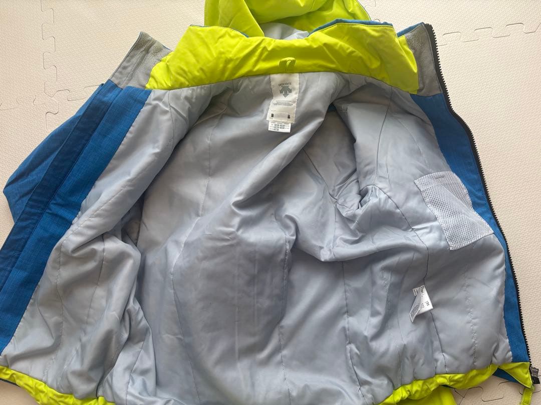 お値下げデサントDESCENTE 子供用スキーウェア 140