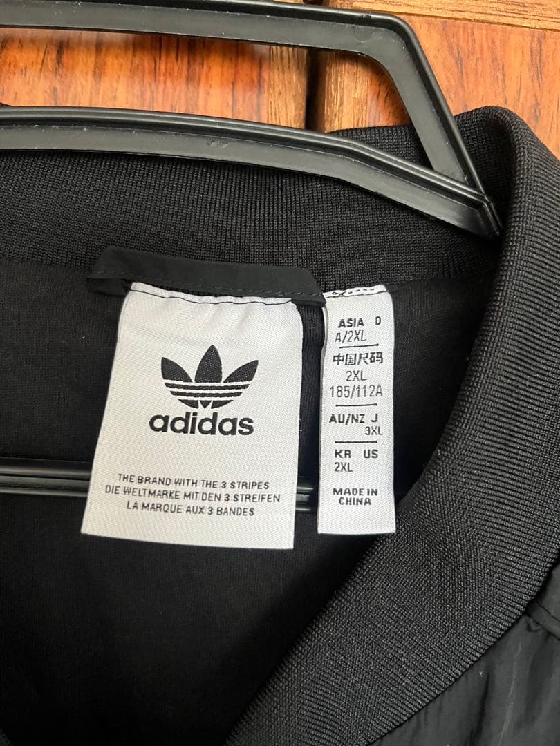 adidas Adilenium シーズン3 オーバーサイズSSTトラックトップ