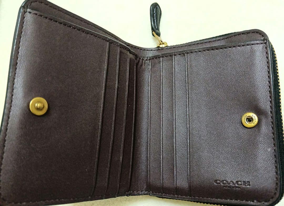 COACH　二つ折り財布　ブラック　箱付き