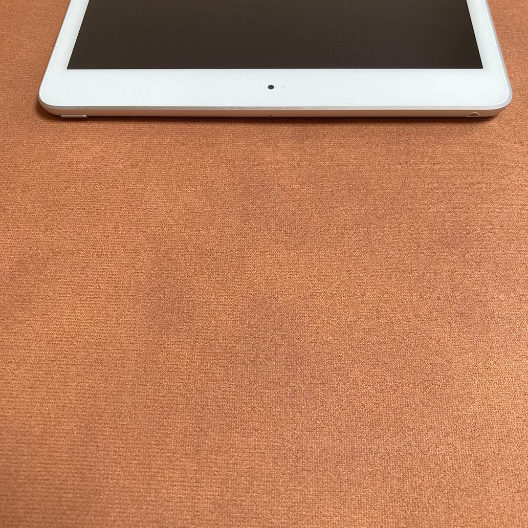 633 電池最良好☆比較的美品☆iPad8 第8世代 32GB WIFIモデル☆