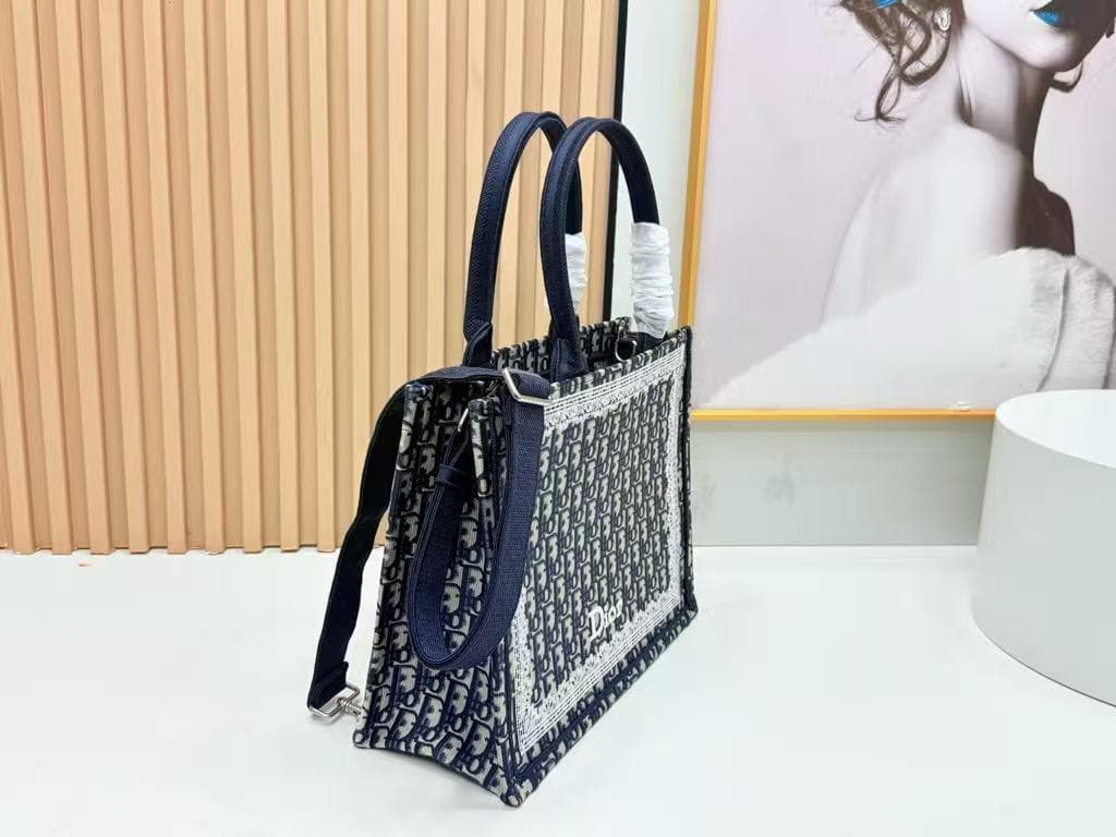 Dǐor ネイビー トートバッグ