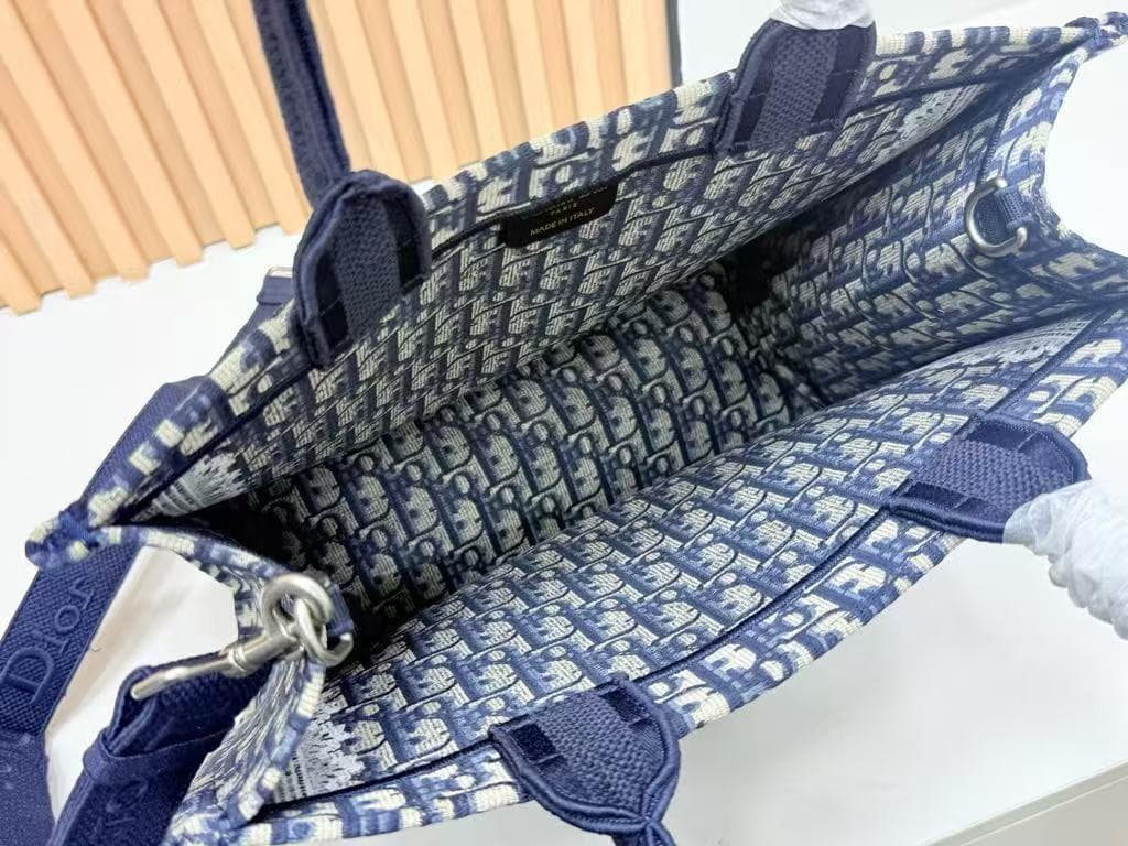 Dǐor ネイビー トートバッグ