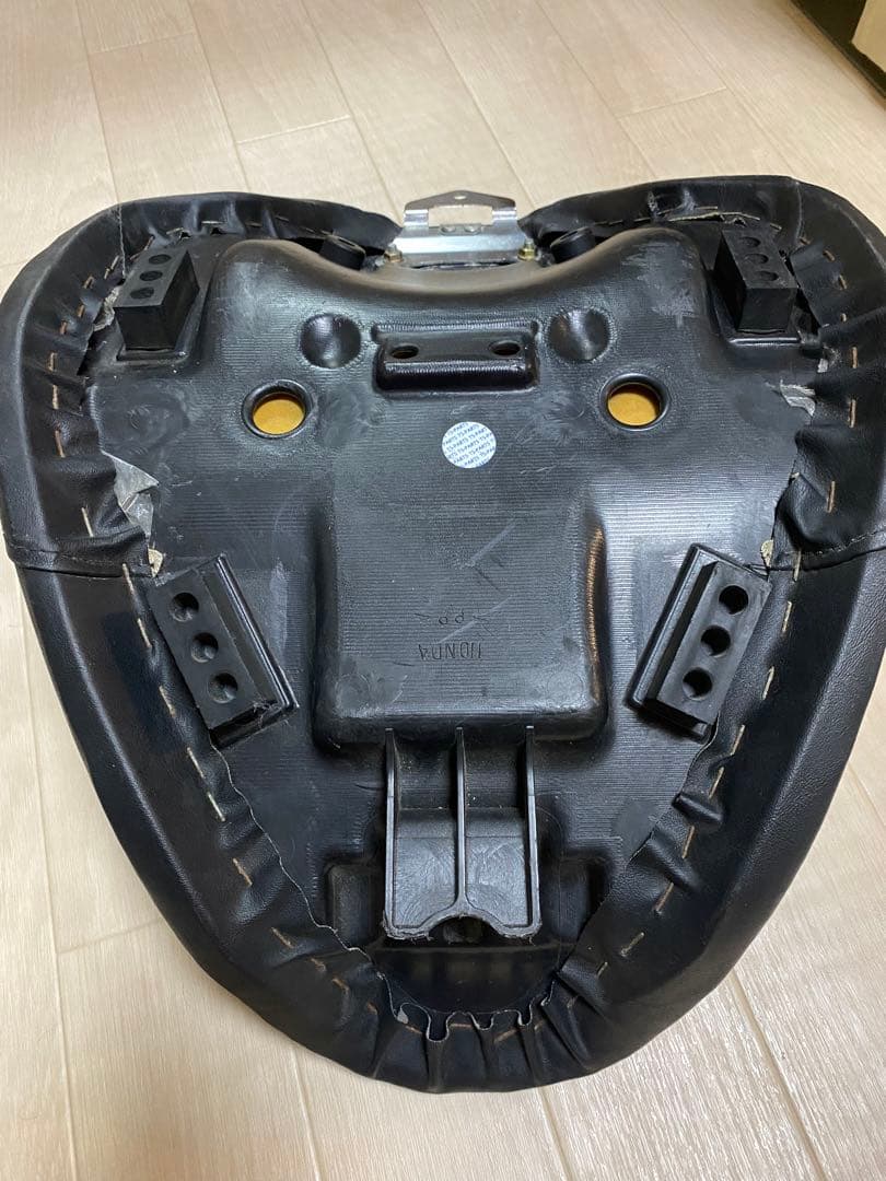 HONDA シャドウ400 NC34 純正メインシート　中古
