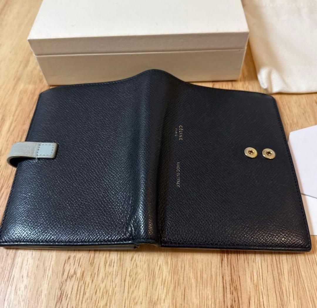 セリーヌ　ミディアムストラップ　ウォレット　バイカラー　グレー　折り財布