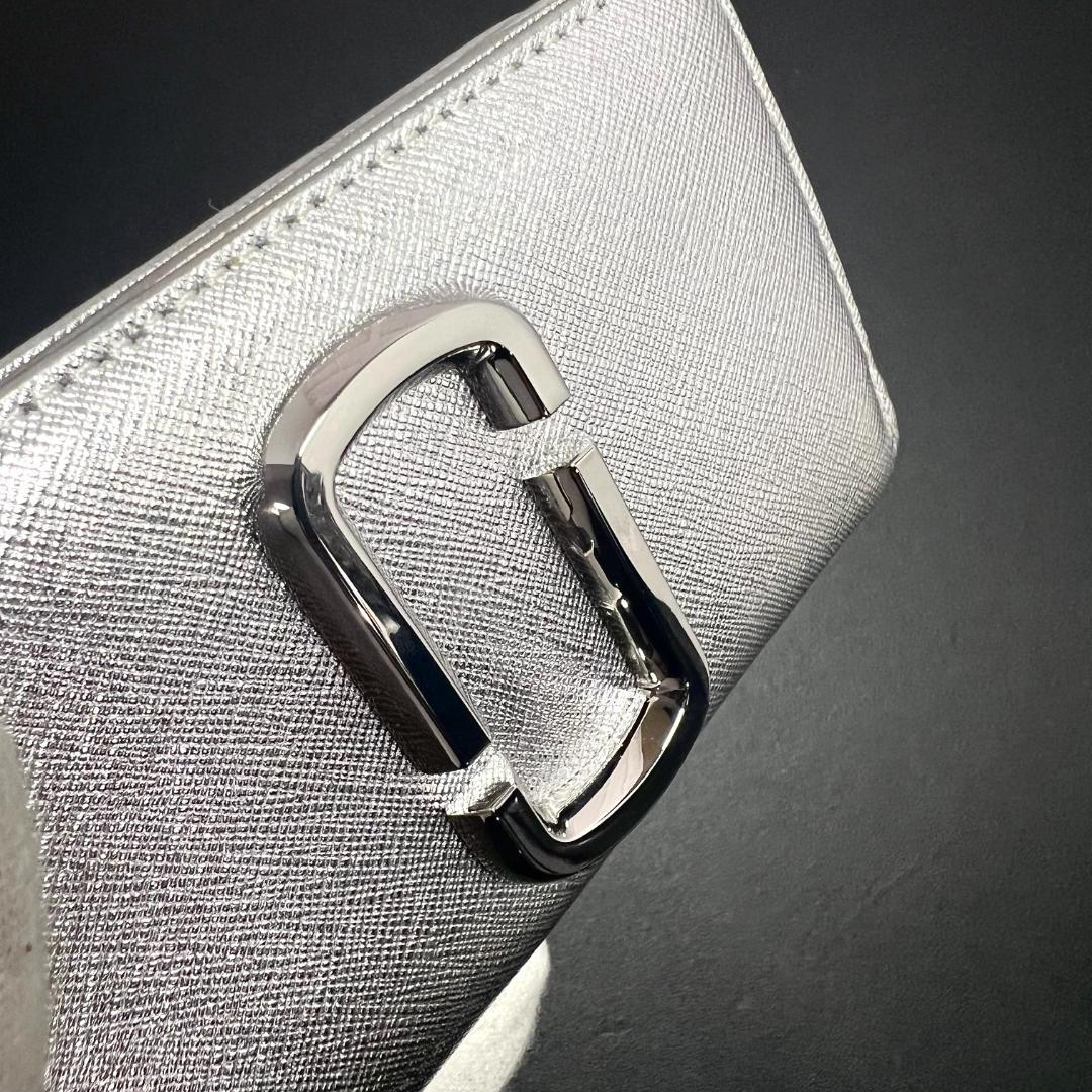 正規品＆極美品‼️ マークジェイコブス スナップショット 三つ折り財布 シルバー