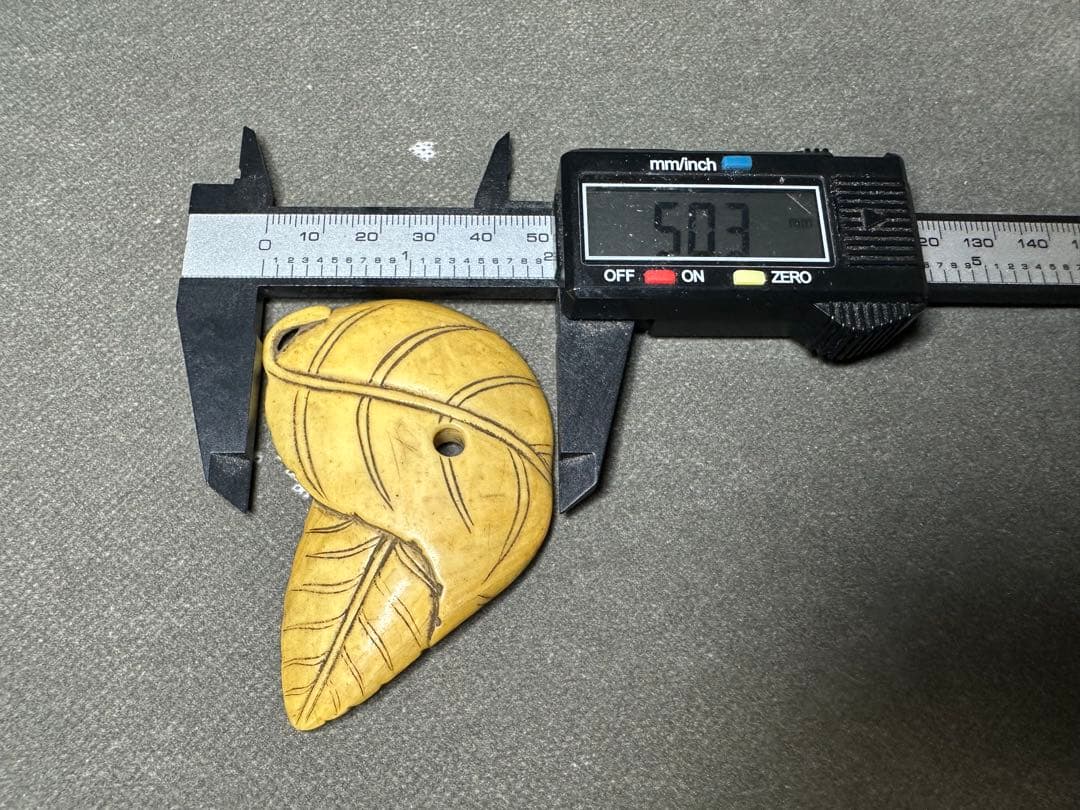 極上　根付　天然素材　アンティーク　骨董　飾り物　古美術品　 置物　細密細工