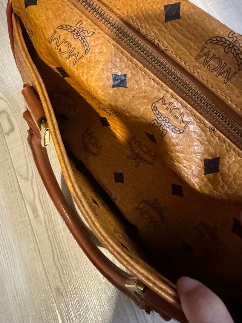 MCM レザー　ハンドバッグ　美品