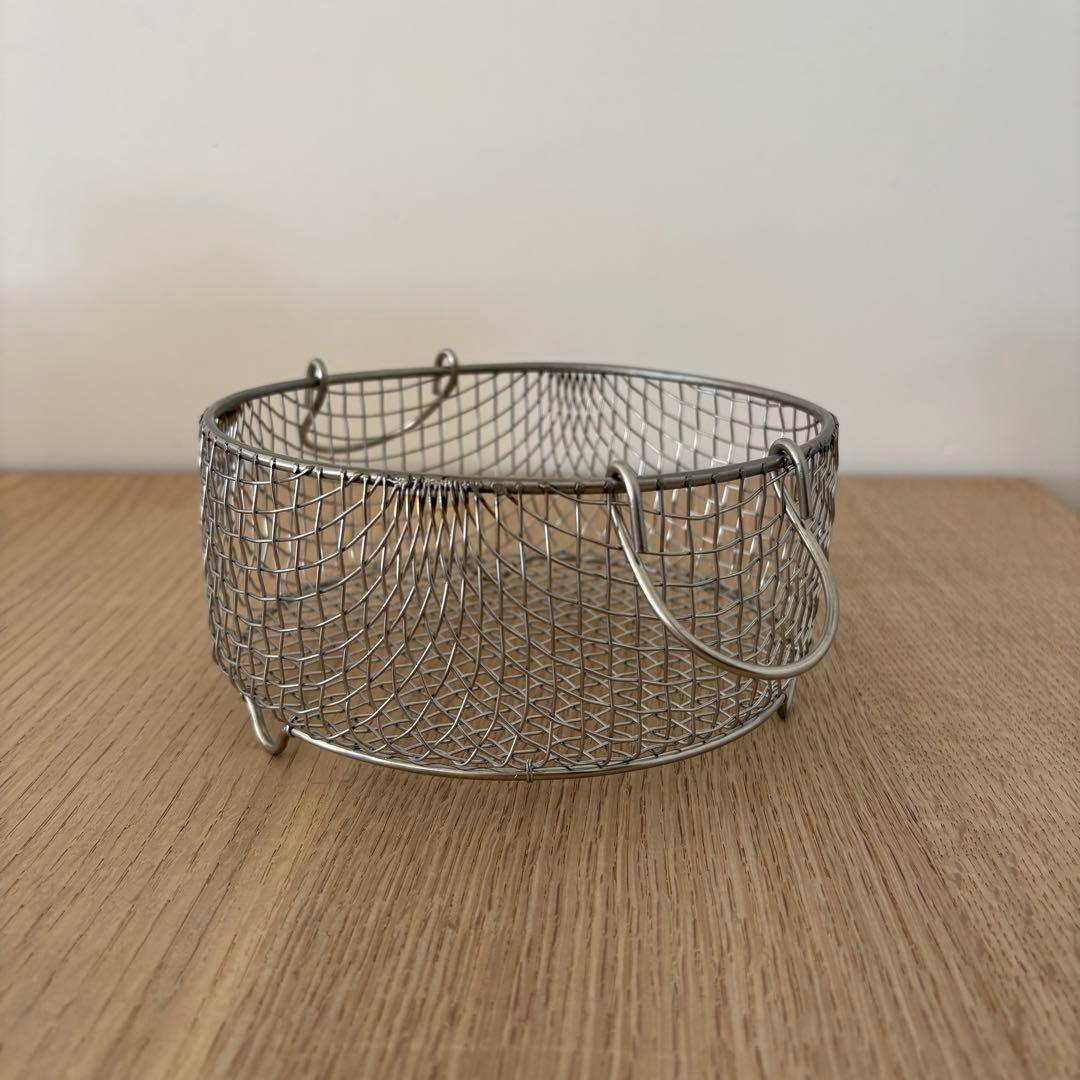 鳥居金網工芸　手作り 丸かご 15cm 足付き
