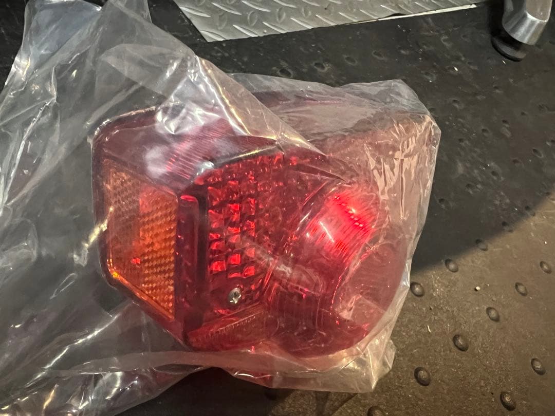 CB400F CB350F 社外テールレンズ＊中古レンズのみ＊キーホルダー＊鍵
