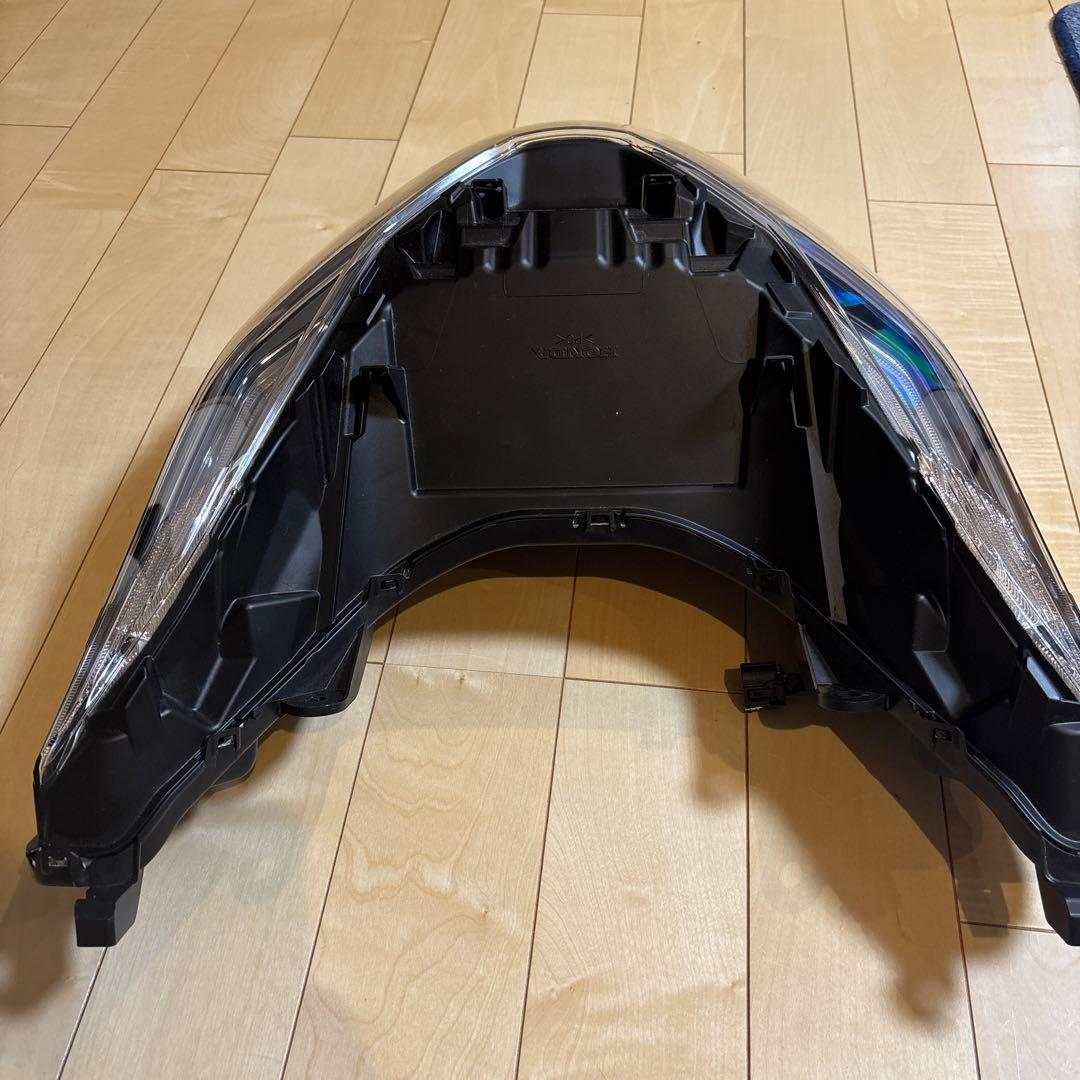 PCX 125 純正　ヘッドライト　JK05 美品