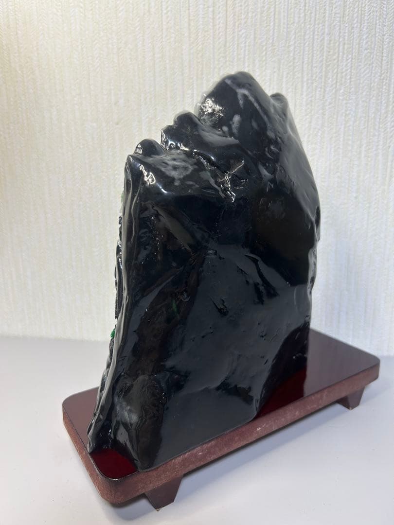 【風水置物】山水彫刻 翡翠調 大型 木製台座付き 山河景観 開運 招財　風水