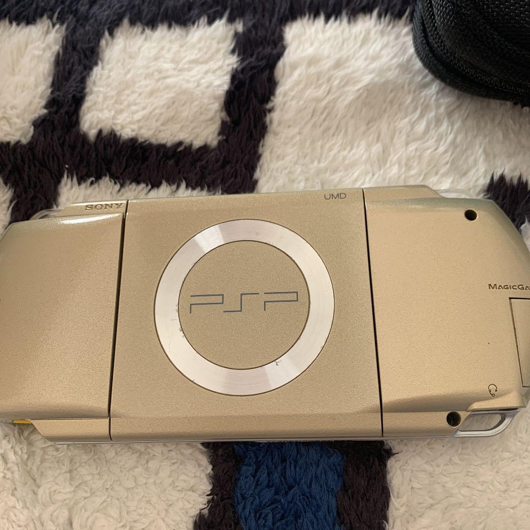 【大幅値下げ】PSP 本体 充電器 ケース付き