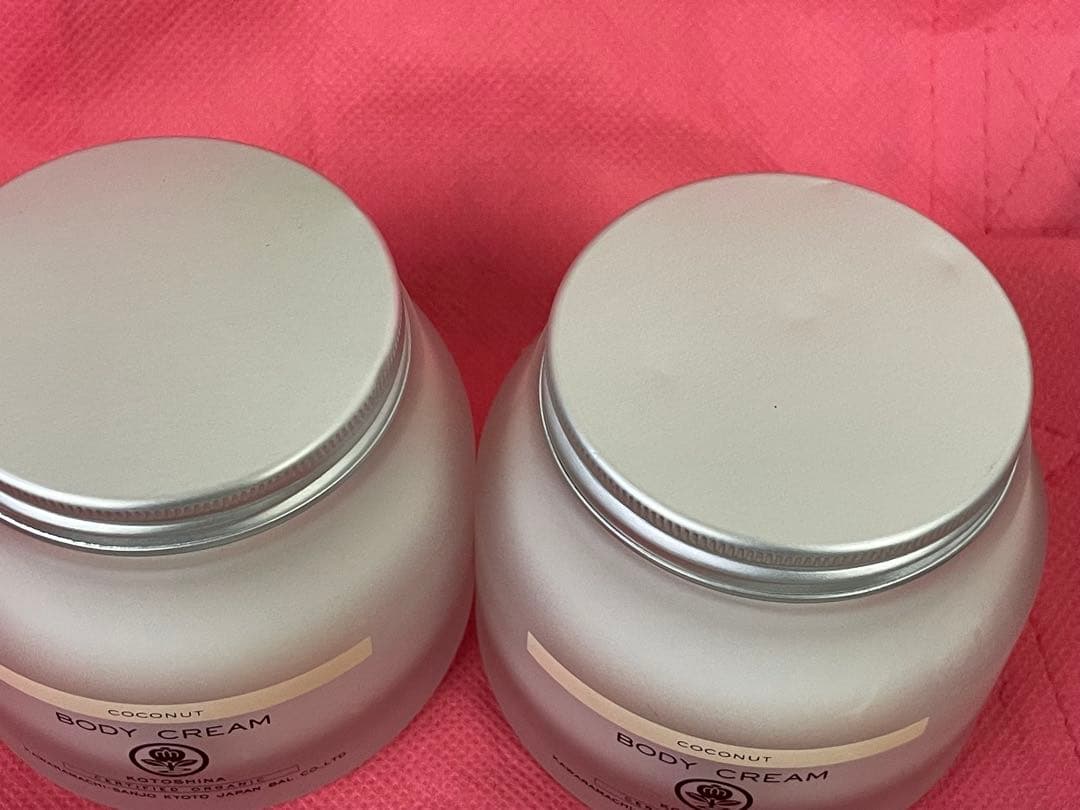 ☆ KOTOSHINA （コトシナ）ボディクリーム　COCONUT 180ml☆