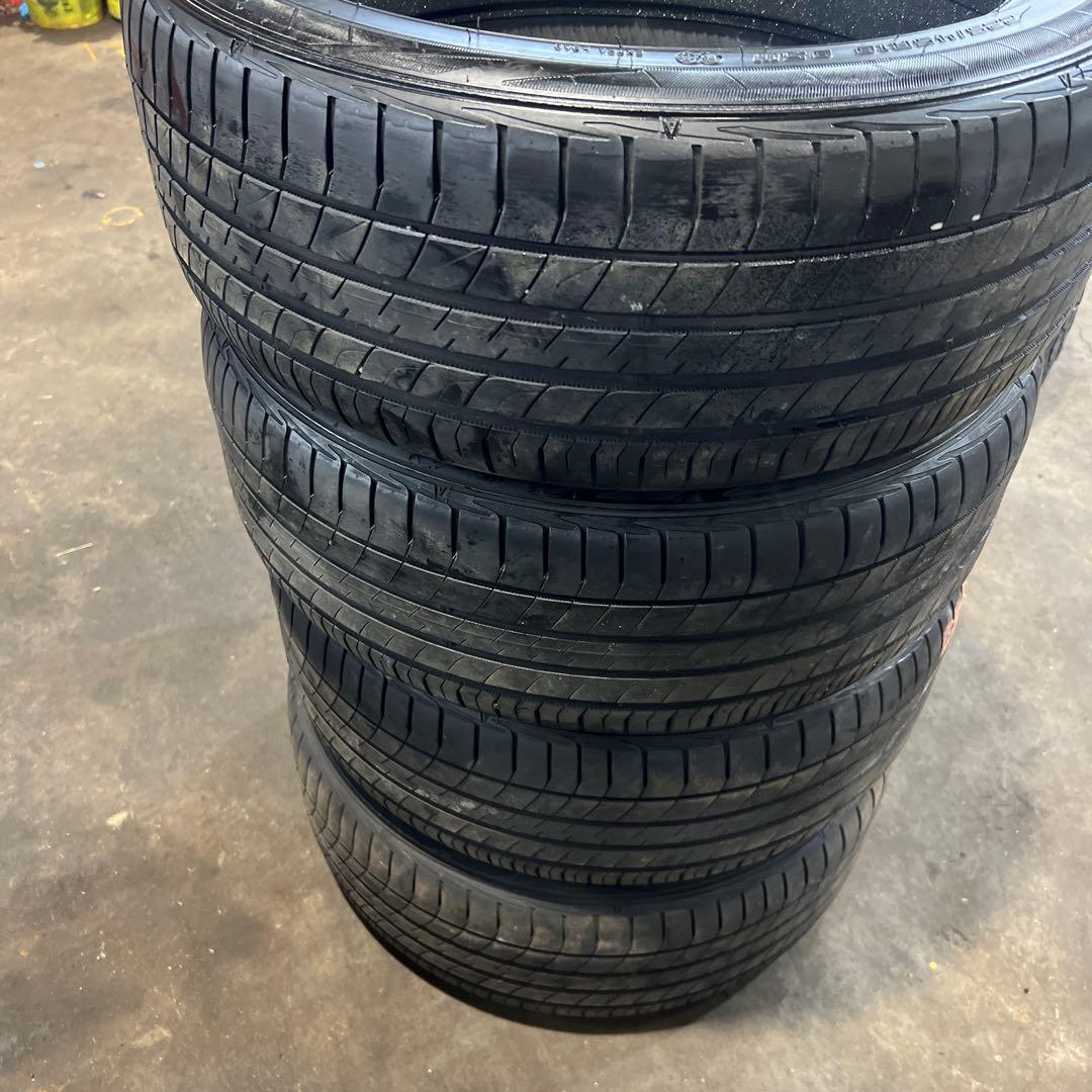 225/45R18 ダンロップ　ルマン5
