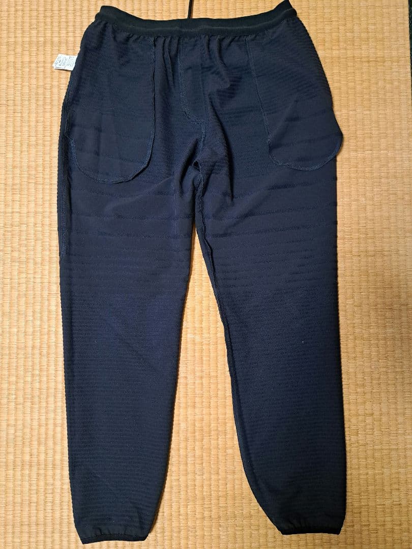 HOKA トレーニングパンツ ブラック