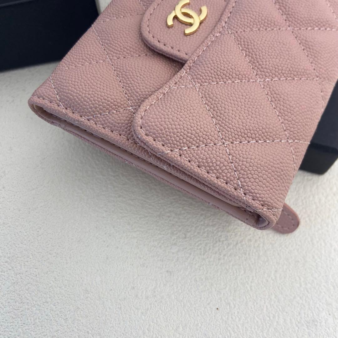CHANEL キルティングデザインピンクレザー三つ折り財布カード　ファスナー