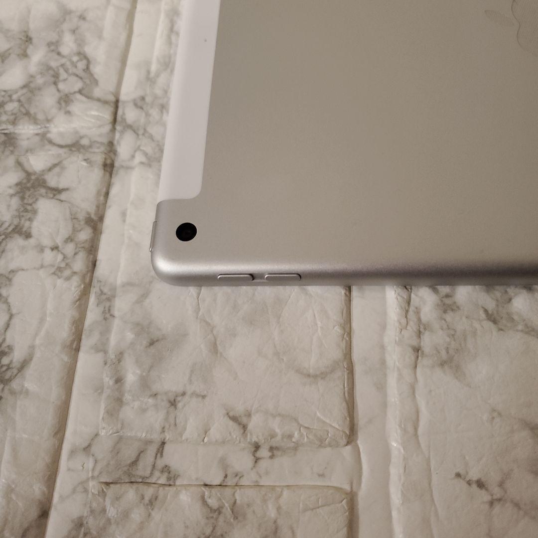 163 iPad 7世代 128GB SIMフリー シルバー