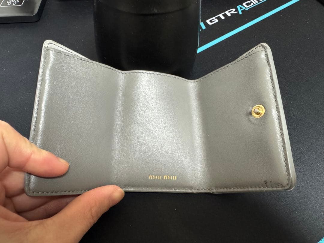 miumiu リボン付き三つ折り財布 グレー