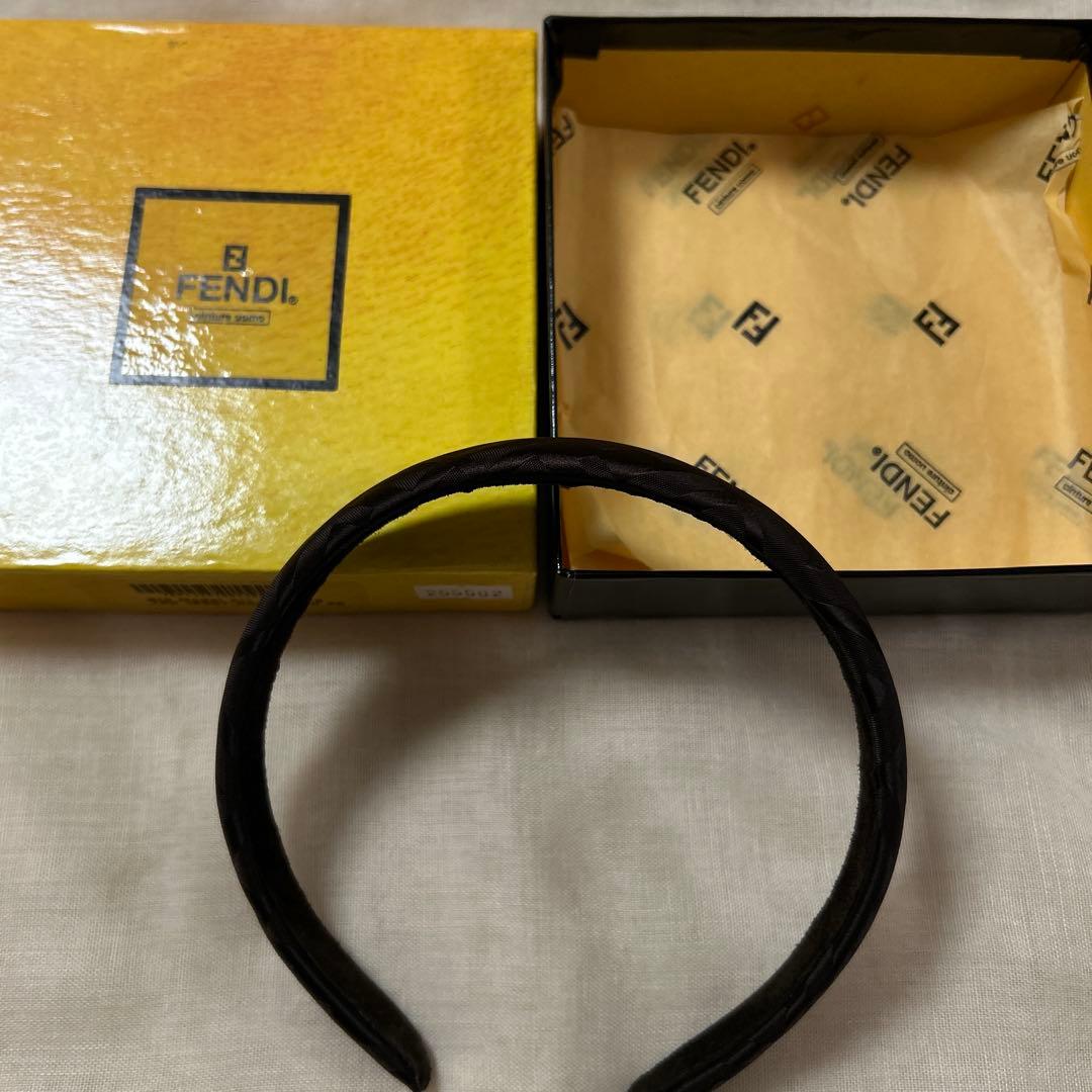 【ヨーグルト】FENDI ズッカ柄 カチューシャ