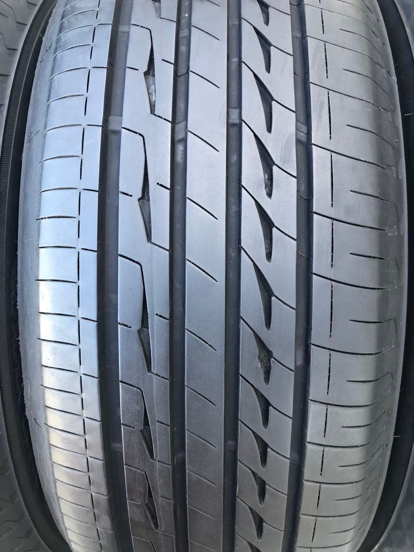 225/55 R17 BRIDGESTONE REGNO ラジアルタイヤ