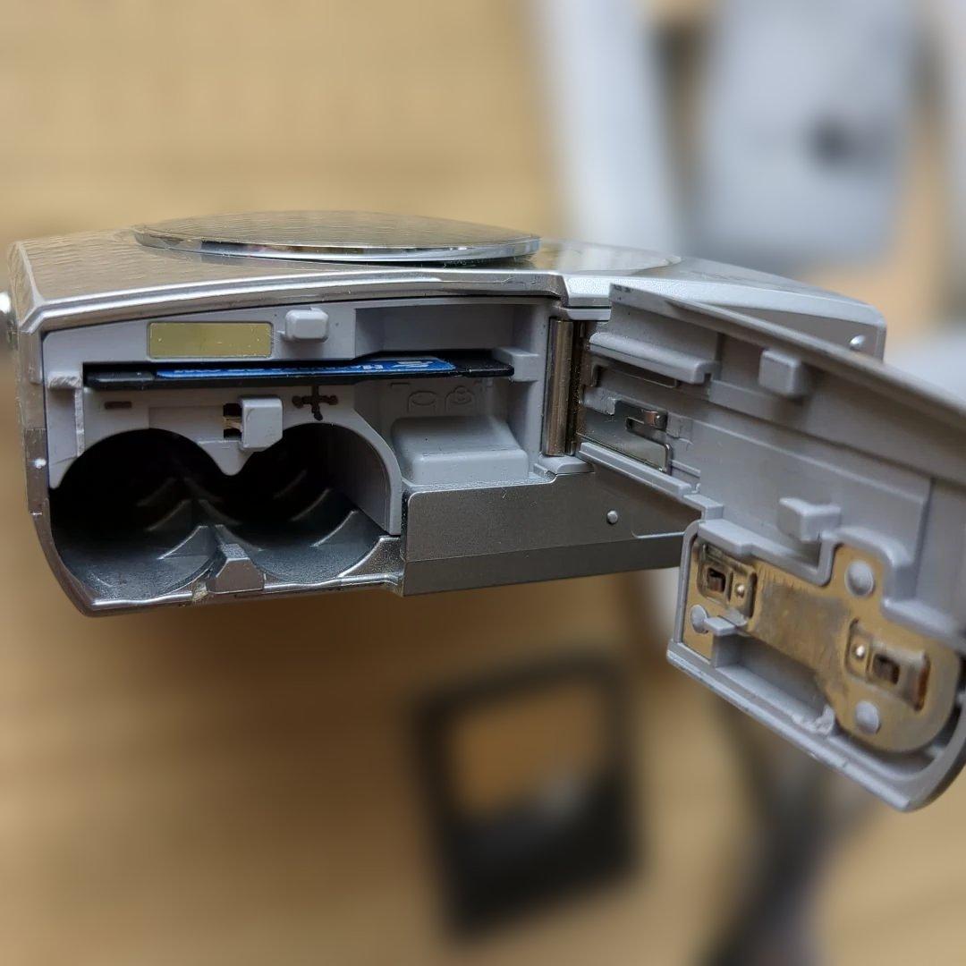 Fujifilm FinePix 30i コンパクトデジタルカメラ