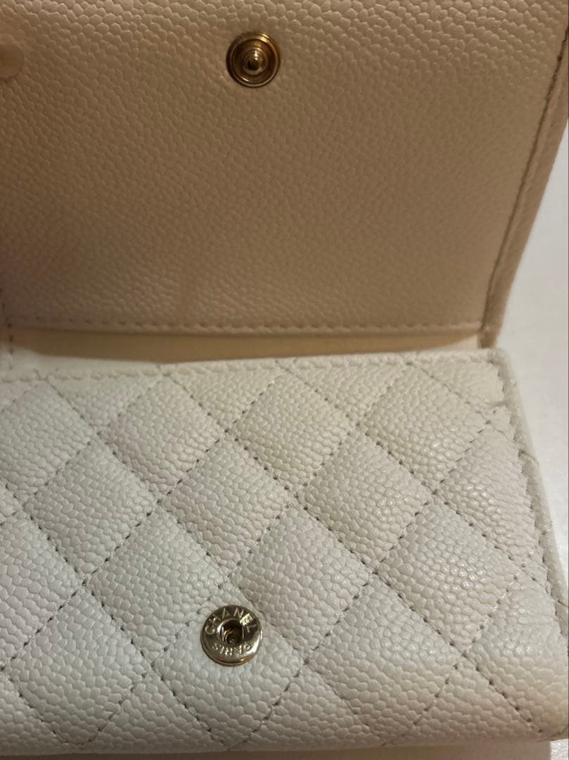 CHANEL 三つ折り財布 ホワイト キルティング