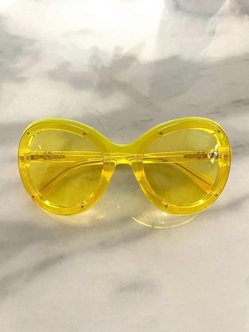 Chanel イエローキャットアイサングラス