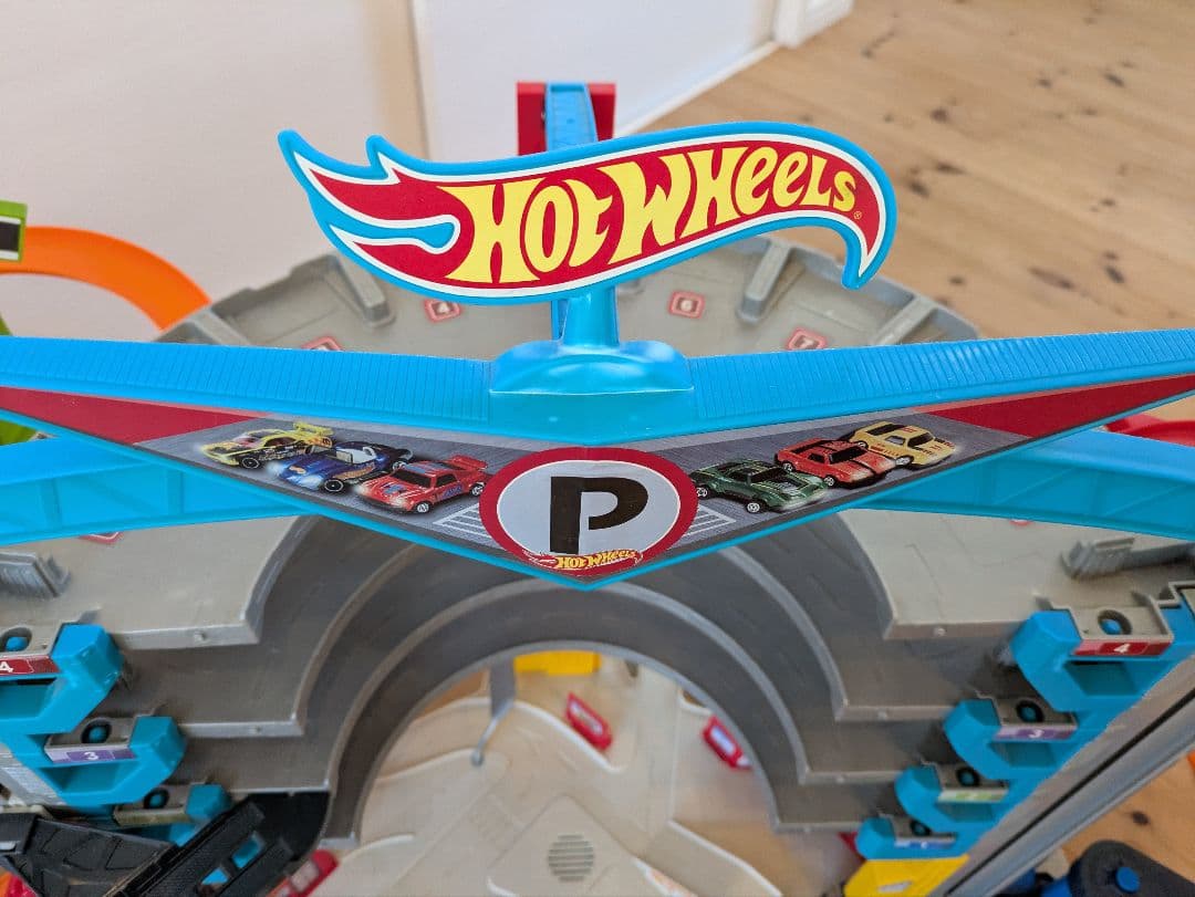 Hot Wheels パーキングガレージ