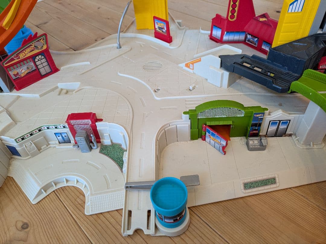 Hot Wheels パーキングガレージ