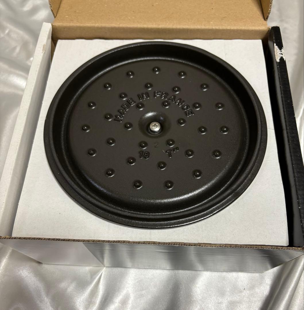 新品　STAUB ココット　ラウンド 18cm ブラック