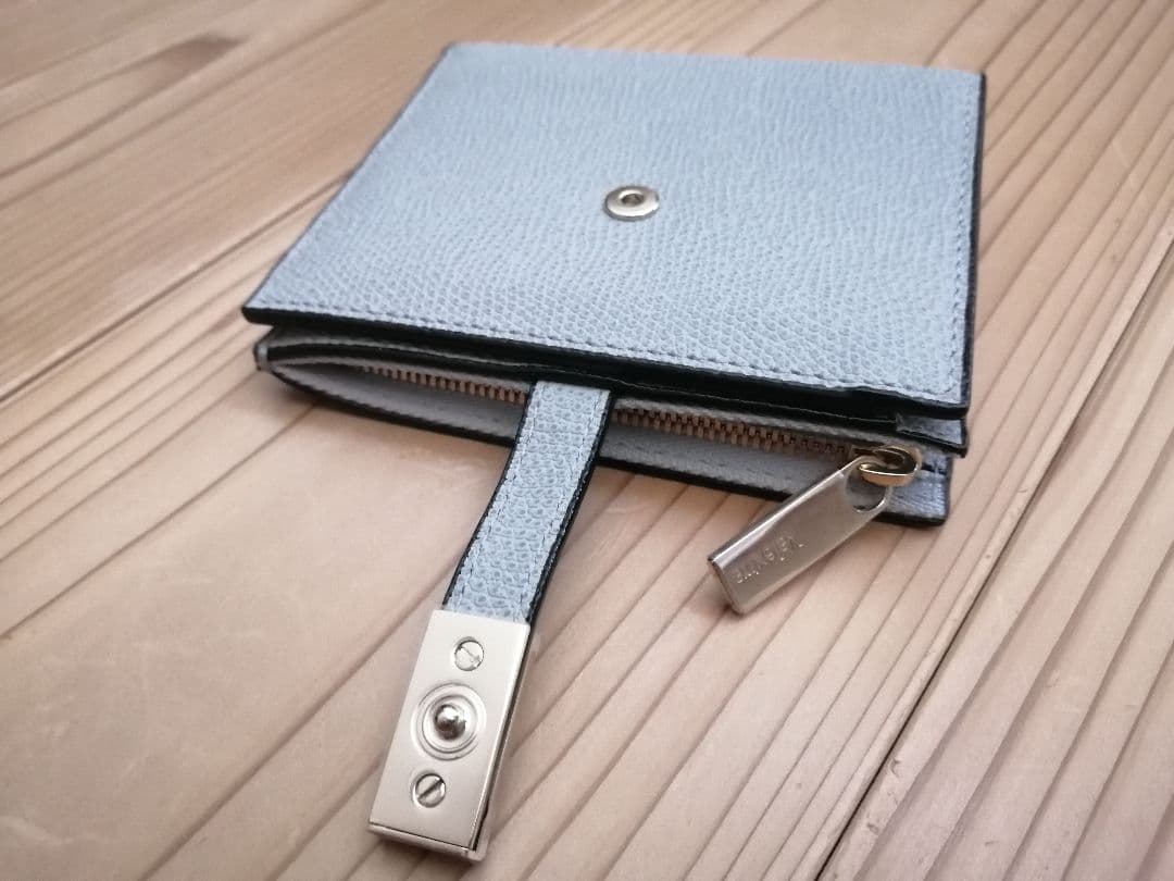 ヴァレクストラ　二つ折り財布