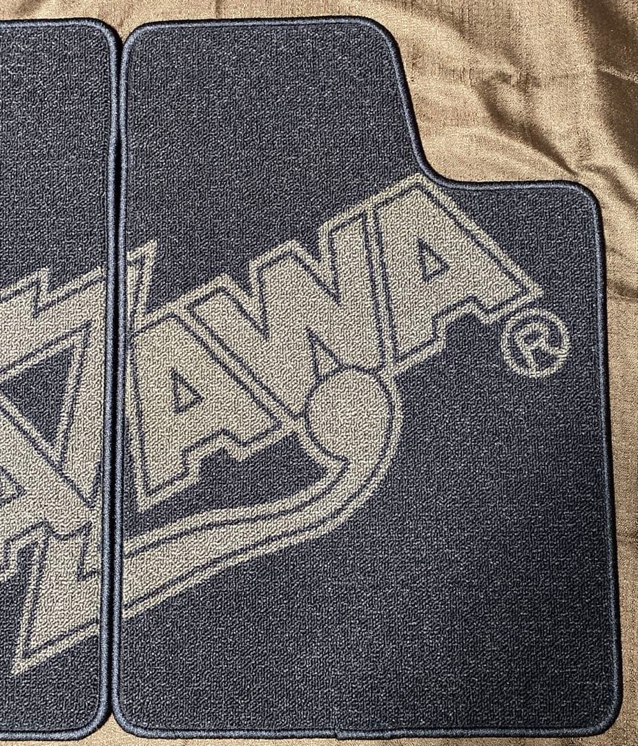 E.YAZAWA ロゴ入りフロアマット