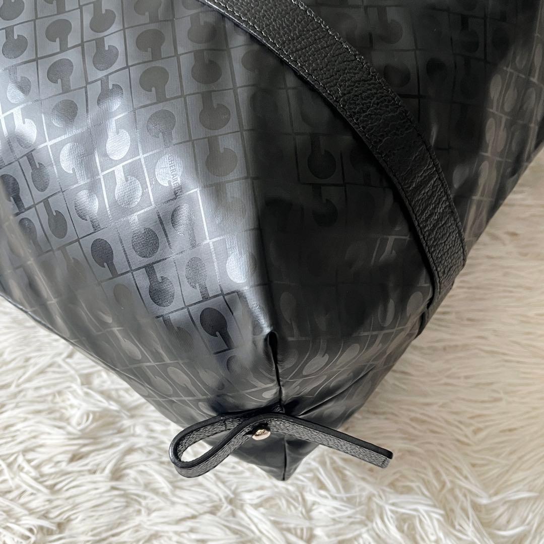 未使用品✨　ゲラルディーニ　ソフティ　ボストンバッグ　ハンドバッグ　総柄