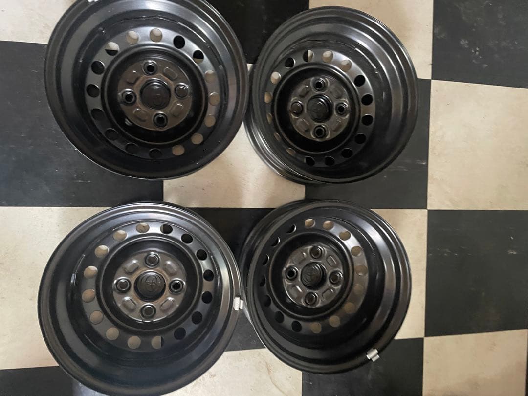 トヨタピクシストラック純正スチールホイール　新車外し