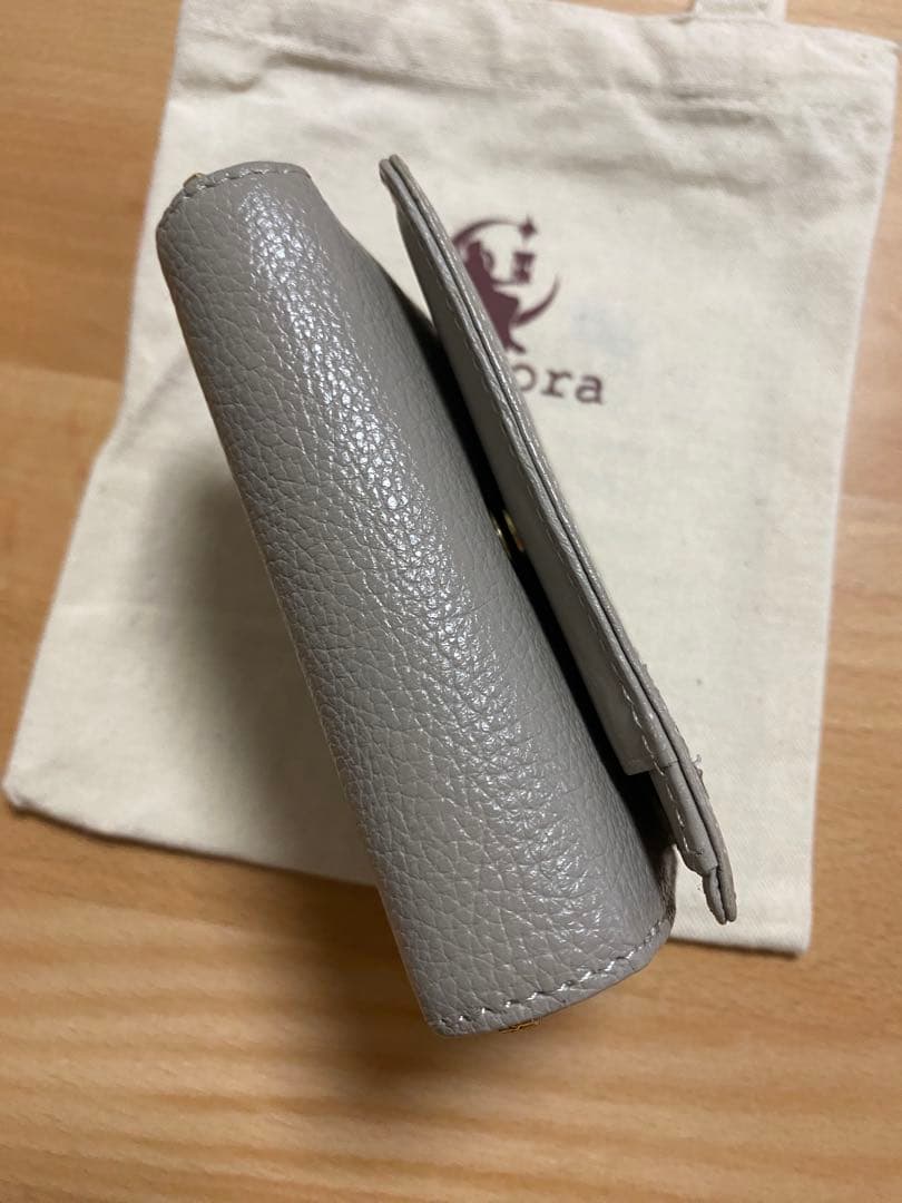 kissora（キソラ） と ドラえもんコラボ　三つ折り　牛革財布　グレー