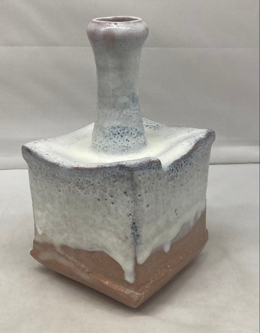B483b「萩 花入」森島一伸作　共箱　萩焼　花器　茶道具