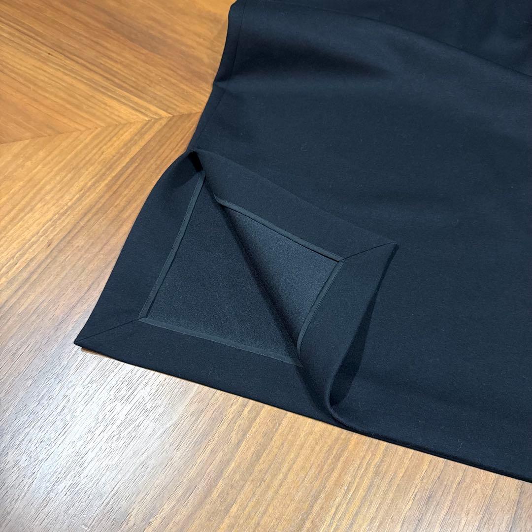 美品 ADORE ダンボールスカート ゴム 黒 アドーア ストレッチ ポケット