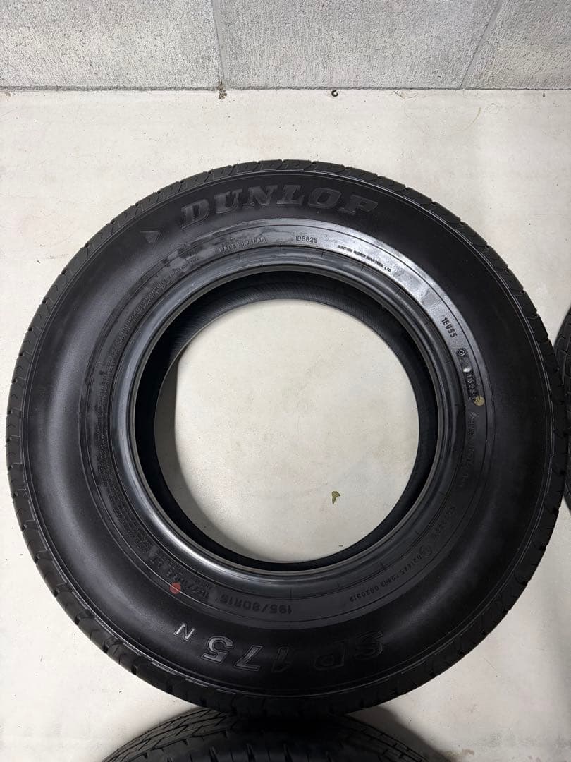 ハイエース 純正タイヤ 新車外し 4本セット 195/80R15 ダンロップ