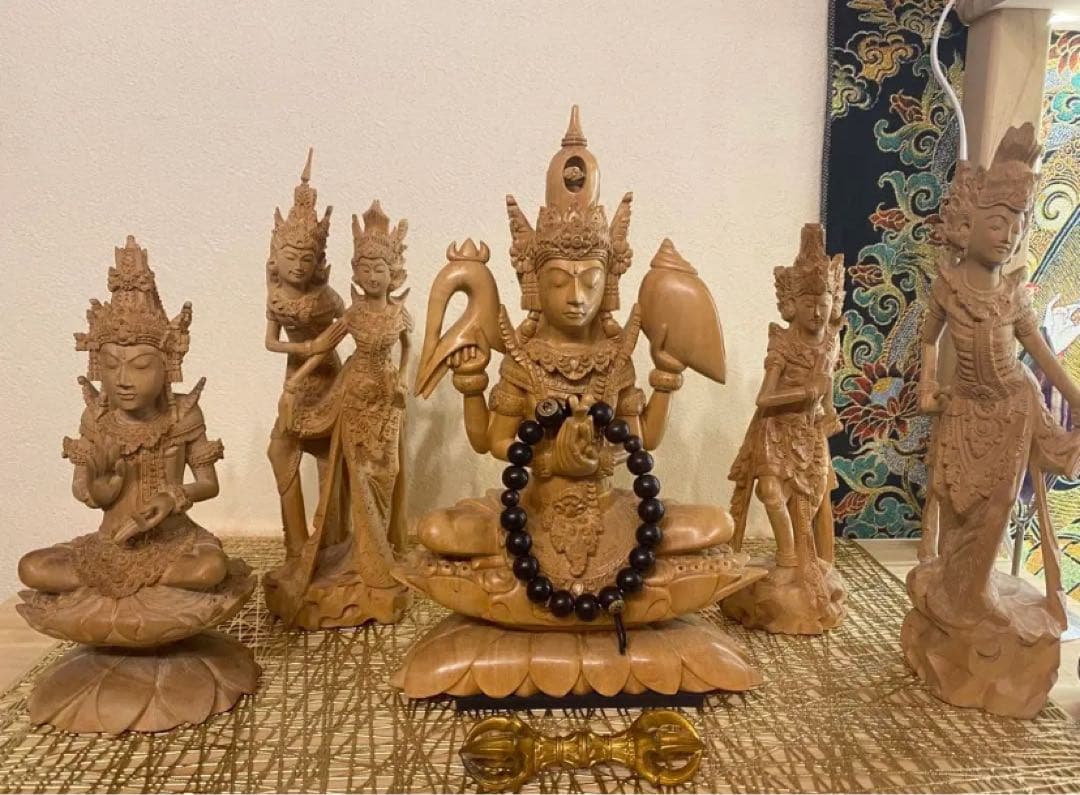 ⁂ 総白檀？　インドネシア　仏像　木彫り　精密