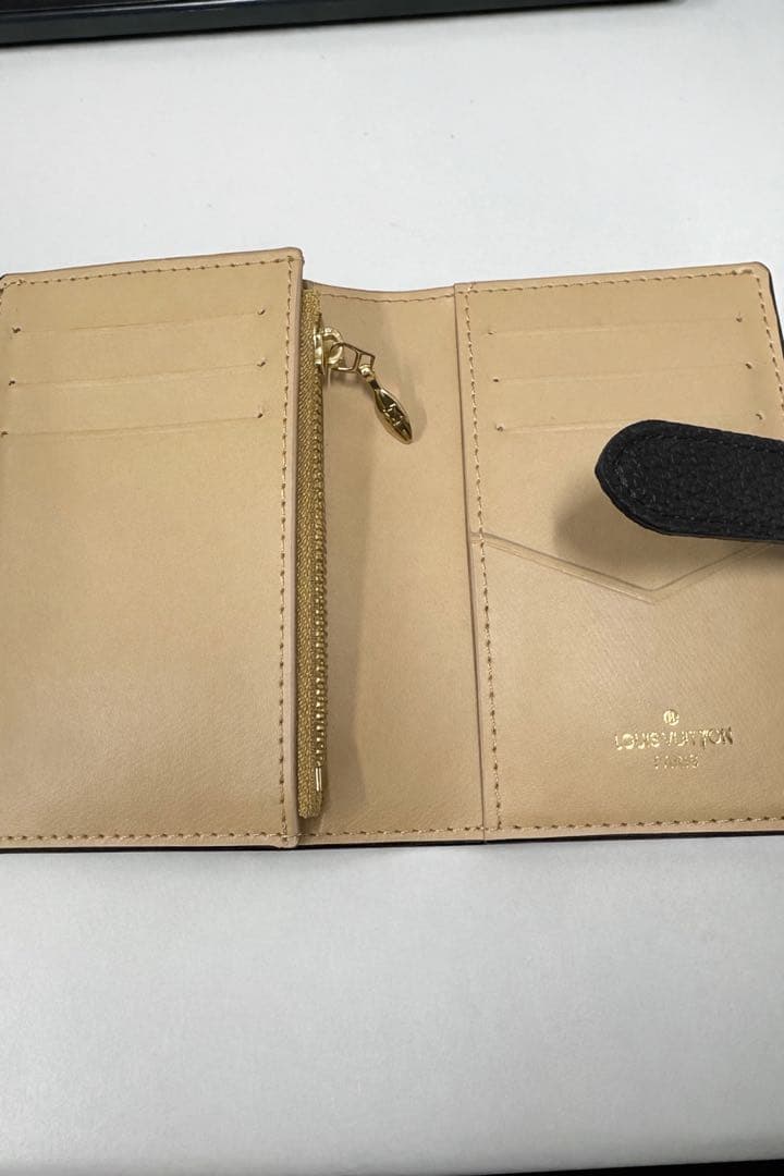 Louis Vuitton ブラック 二つ折り財布
